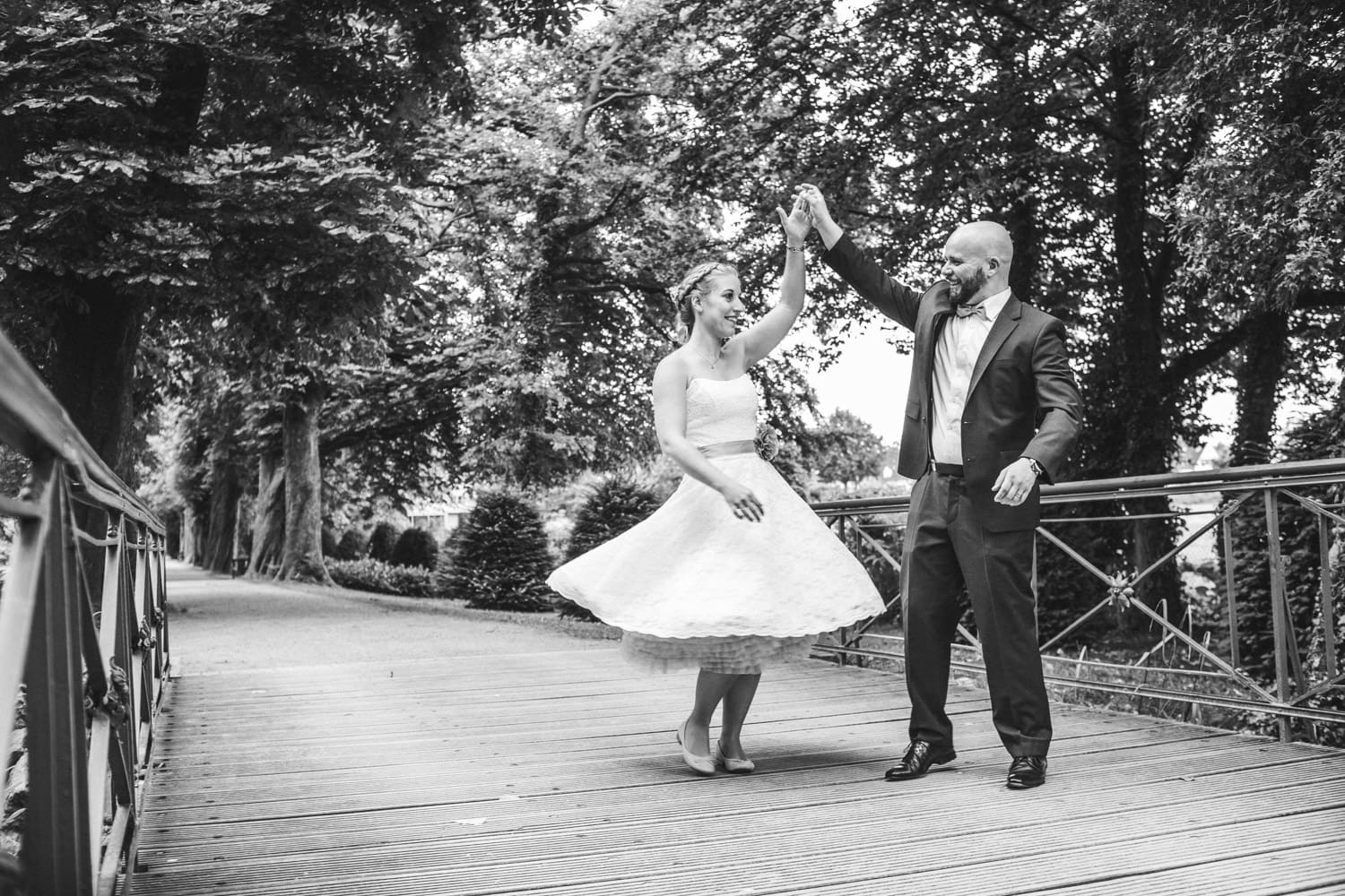 Tanzendes Brautpaar